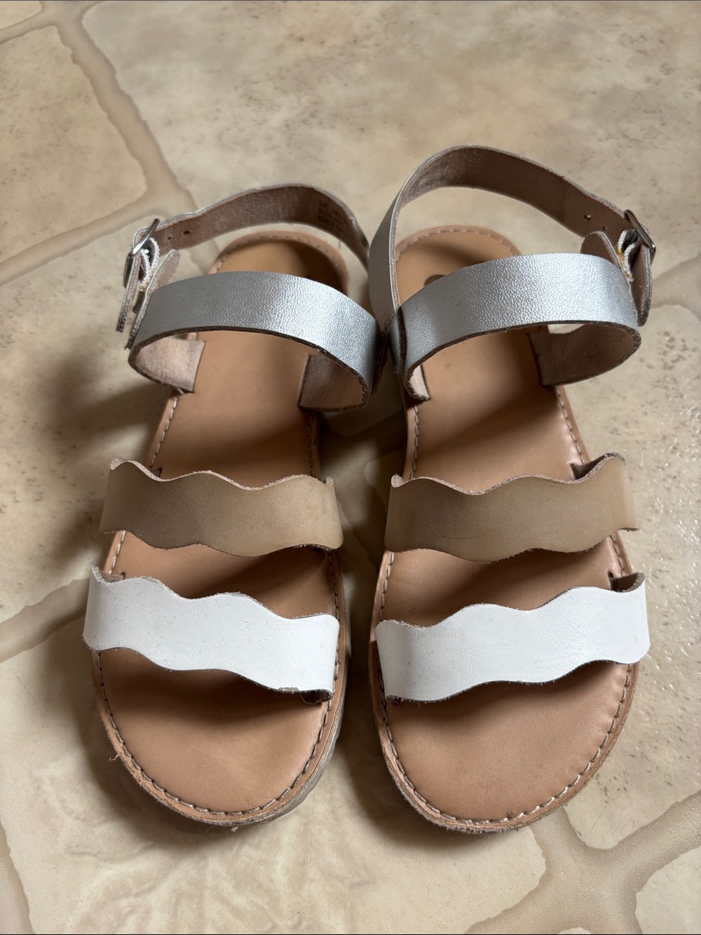 SO Girls size 2 neutral wavy sandals